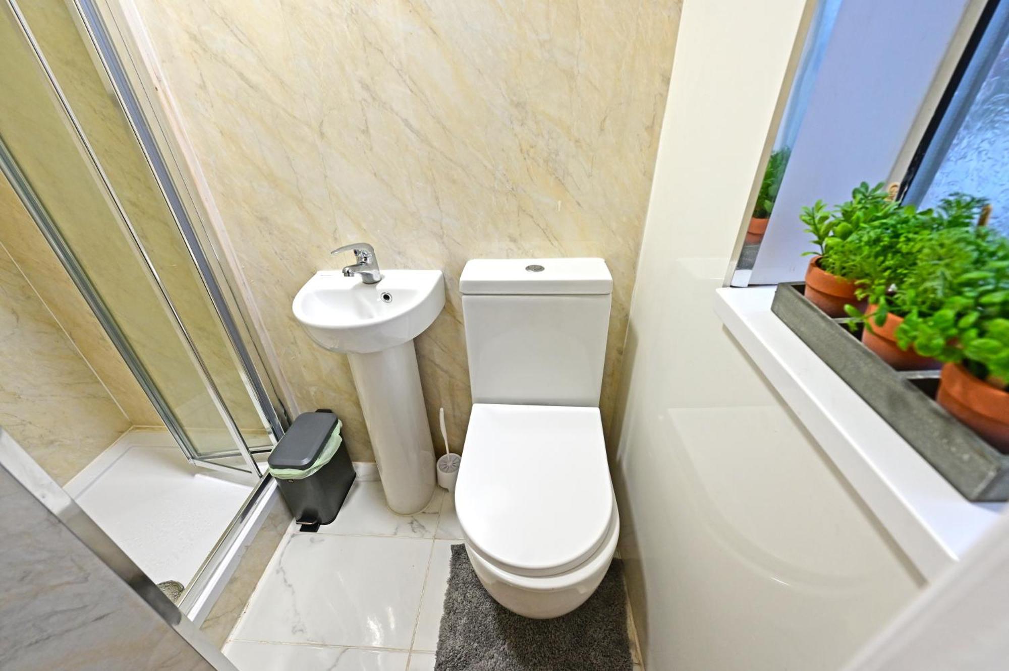Serenity Luton Near Mall Homestay *